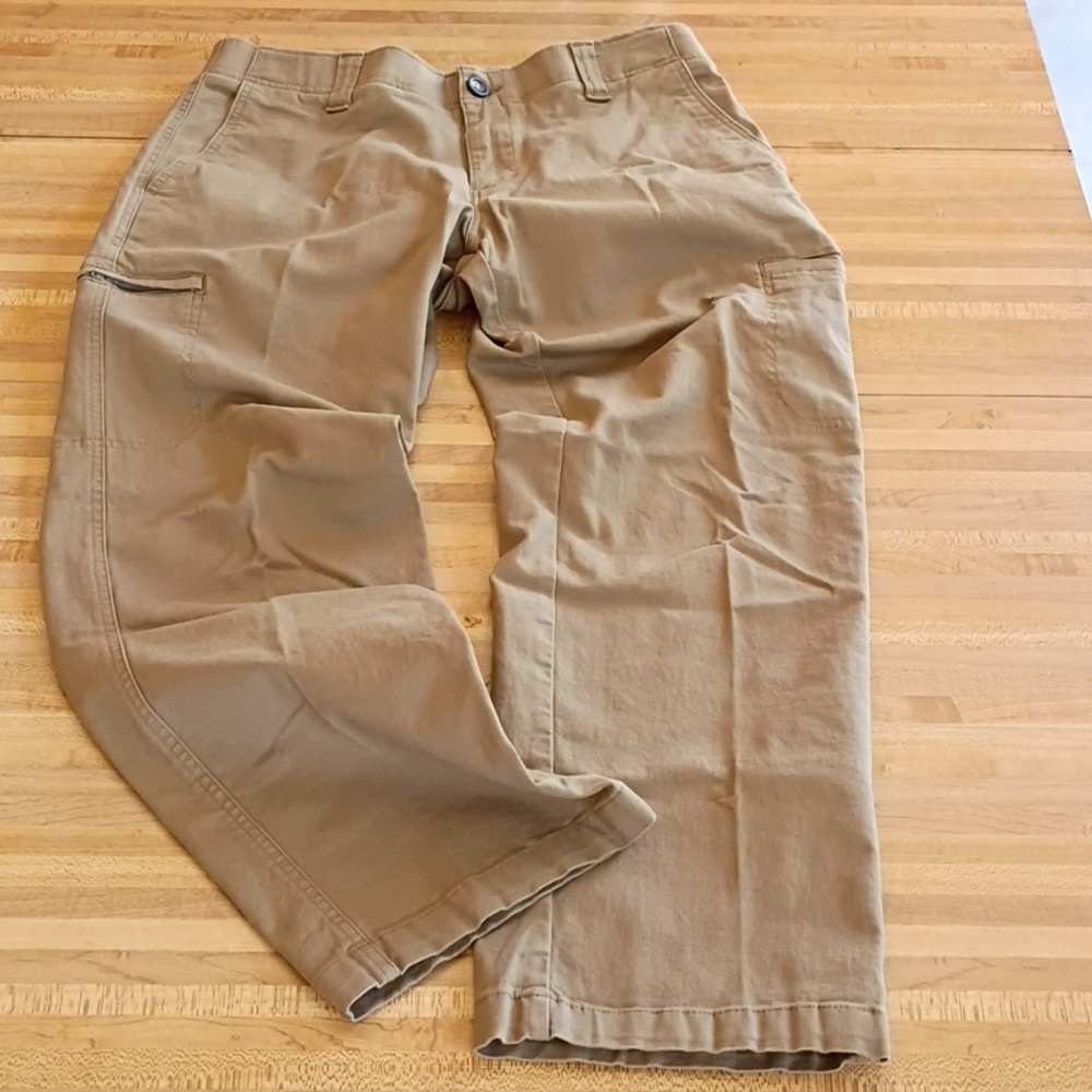 Lee Extreme Comfort Straight Fit Pants in Khaki 33x30 NWOT